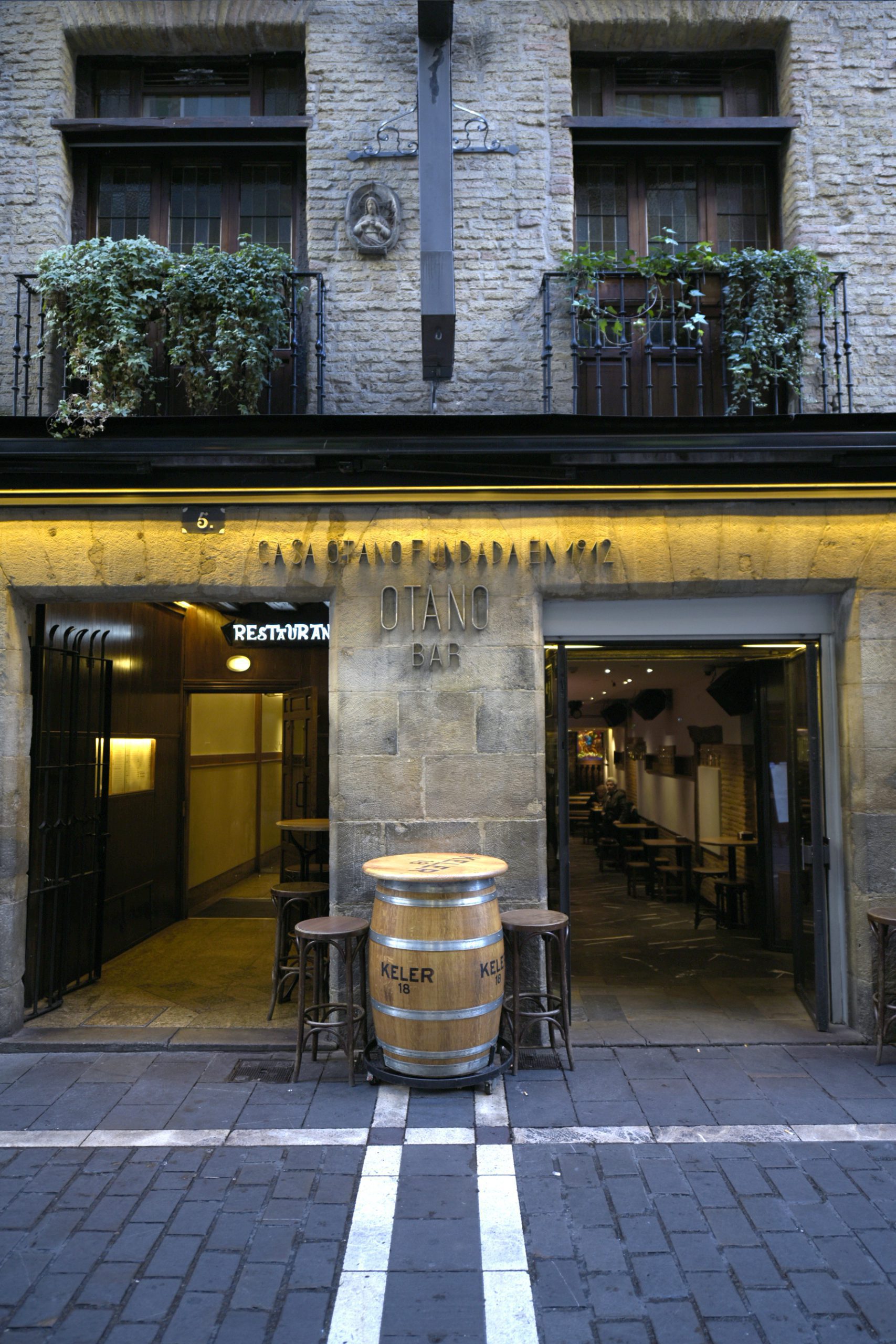 Proyecto de reforma integral de local comercial para establecimiento Bar Otano de la calle San Gregorio en Pamplona (Navarra).