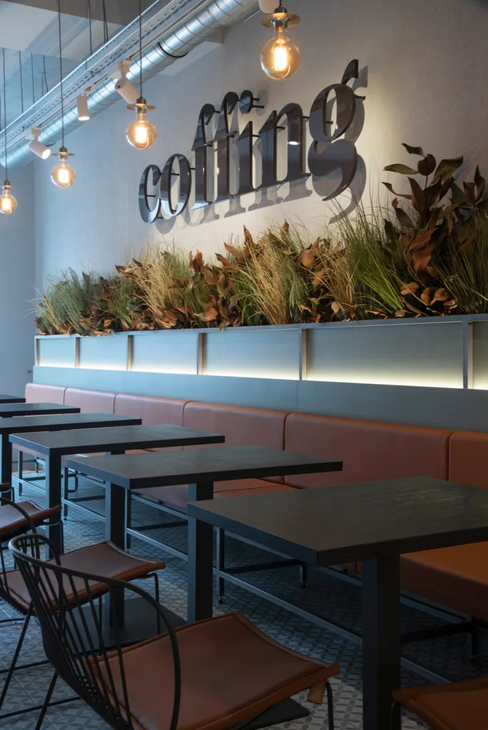 Interior de la Cafetería Coffing Pamplona sita en Aralar 30.