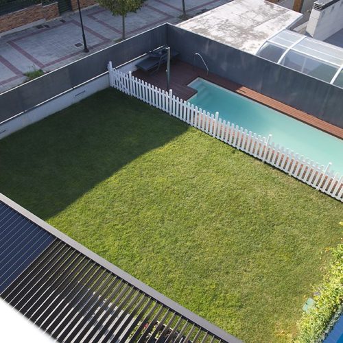 Proyecto de construcción de piscina y jardín en un chalet.